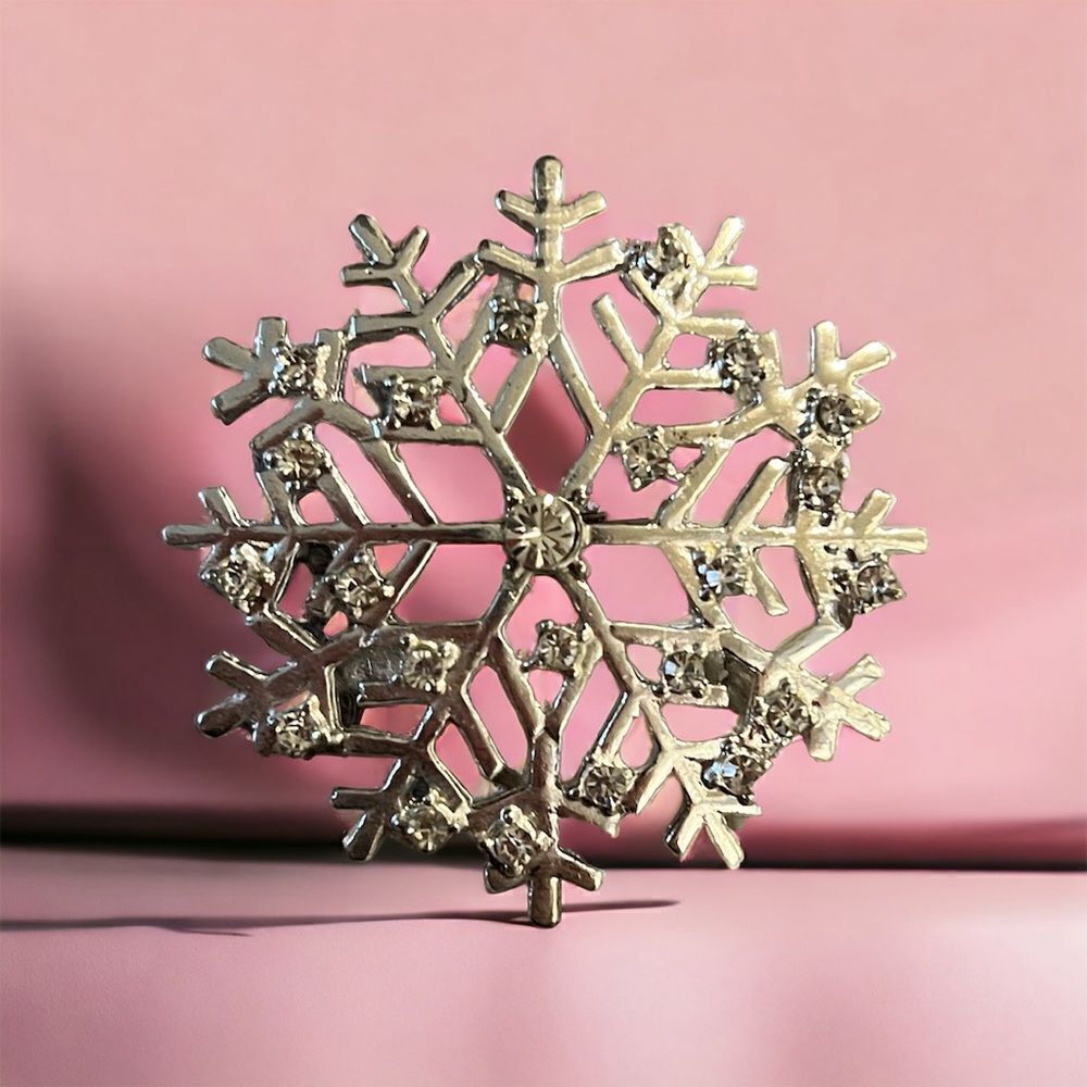 KC Snowflake Brooch / Pin